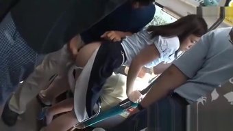 一个来自日本的少女在...