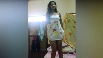 友好的女孩为她最好的...