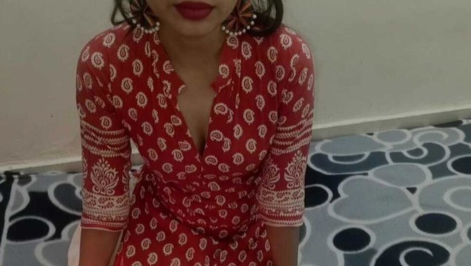 妈妈和女儿在骑乘和从后面做爱的特写高清视频中