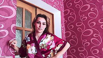 继女的业余口交导致舌头射精