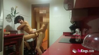 我是一个棕发女郎,我...
