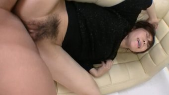 成熟的日本宝贝享受深...