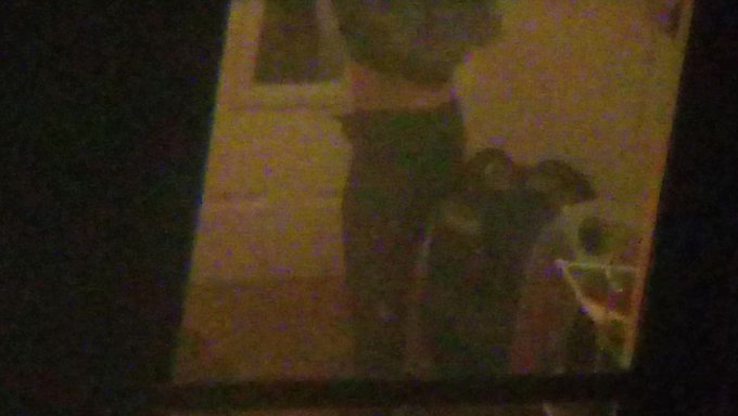 Escortalli的肥大内裤在热门视频中脱落