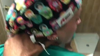 与诱人的护士的激烈邂逅