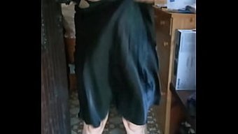 与熟女的喷射和肛交乐趣