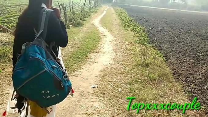 一个性感的村里小妞在xxx市和男友狠狠地干了一炮。