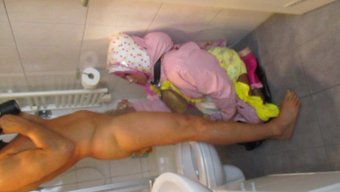 德国乳胶女佣fenn...