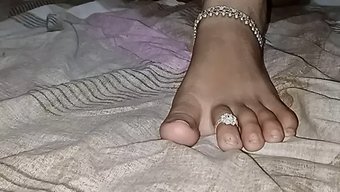 Bhabhi和丈夫的...