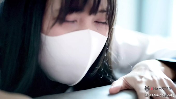 日本大学女孩大屁股在课堂上被诱惑和操