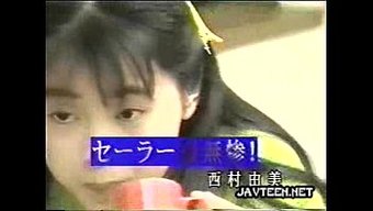 未经审查的经典视频中...