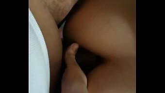 拥有大自然乳房的少女...
