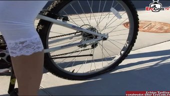 美国金发少女拥有天然...