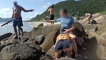 大屁股的妹子为了钱,...