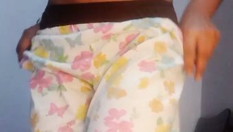 印度大乳头少女享受与...