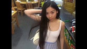 业余中国情侣在家里进...