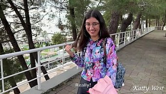 公共接送美女的惊人p...