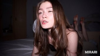 俄罗斯女孩的阴道被性...