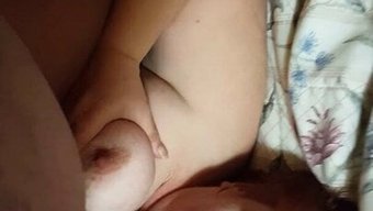 这个白人熟女的跨种族...