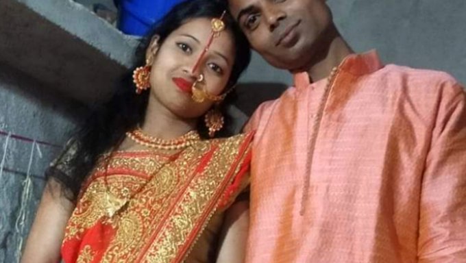 印度双性恋少女tannya Bhabhi第一次与她的伴侣进行硬核视频