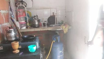 继兄用肛交和口交满足...