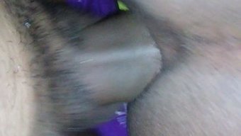 狂欢中的粗暴同性恋肛交动作