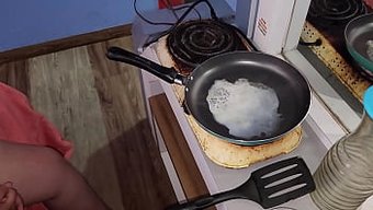 我的妻子在我面对操她...