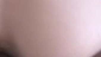 美丽的妻子背着创纪录...