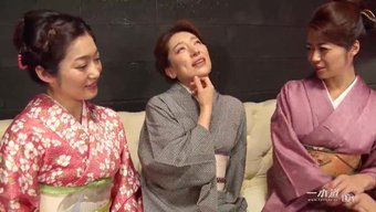 美丽的成熟女人达雷克...