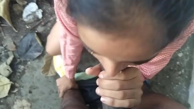 印度小骚女在户外被印度男在视频里狠狠操翻
