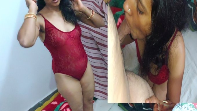 大天然乳房和屁股舔在自制少女视频中