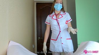美国少女护士给你一个...