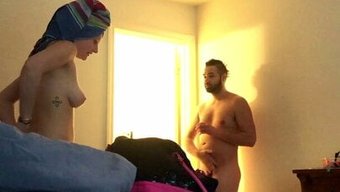 业余妻子脱衣服露出乳房