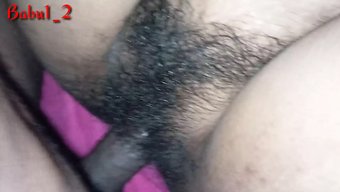 印度妻子在热辣的遭遇...