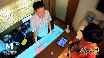 亚洲按摩院的18岁亚...