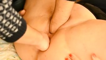 粗俗的熟女体验双重插入