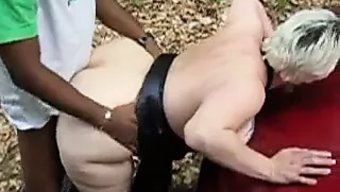 中年女人与有天赋的黑...