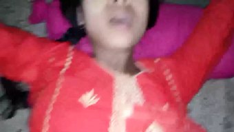 饥渴的少女掌控局面,...
