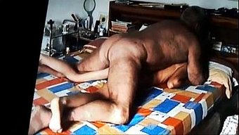 老男人和成熟的妓女参...