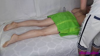 隐藏的摄像头捕捉到妻...
