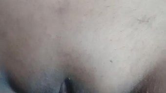 成熟的妻子和年轻的女孩做爱