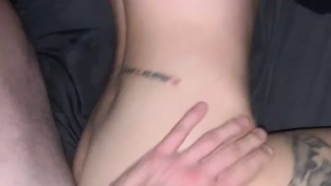 与纹身继妹的粗暴性爱pov视频