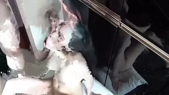 尿奴被屁股钻了