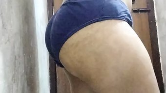 印度妻子自慰,在镜头...