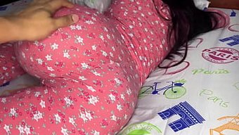 我惊人的18岁继女的...
