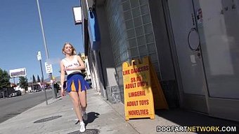 黑人美女和怪物公鸡的...