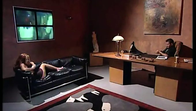 经典之作(2000) - 色情明星的肛交冒险