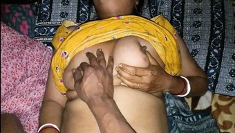 印度少女在早上被内射...