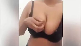 非洲美女mali在热...