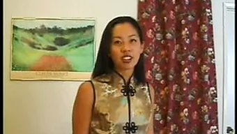 胸部丰满的亚洲宝贝,...