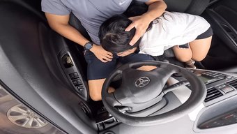 亚洲少女的深喉和内射...